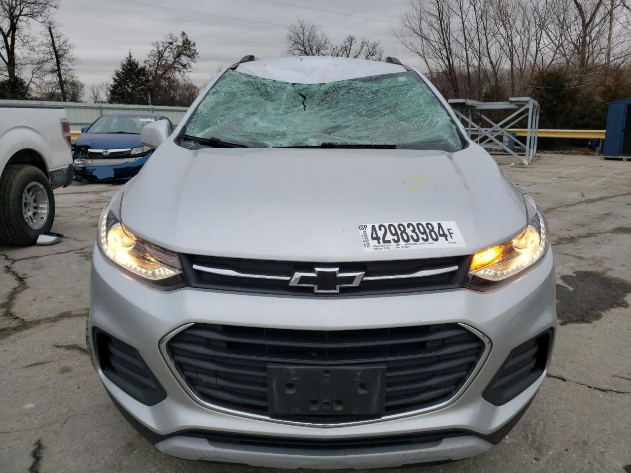 KL7CJLSB8KB795300 CHEVROLET TRAX 2019