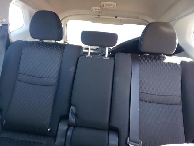 2017 Nissan Rogue - Image 10