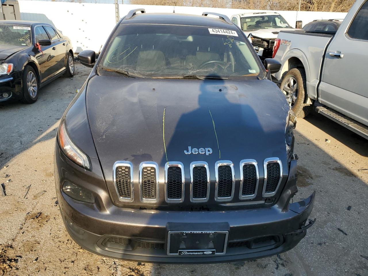 2015 Jeep Cherokee Latitude vin: 1C4PJLCB9FW672137