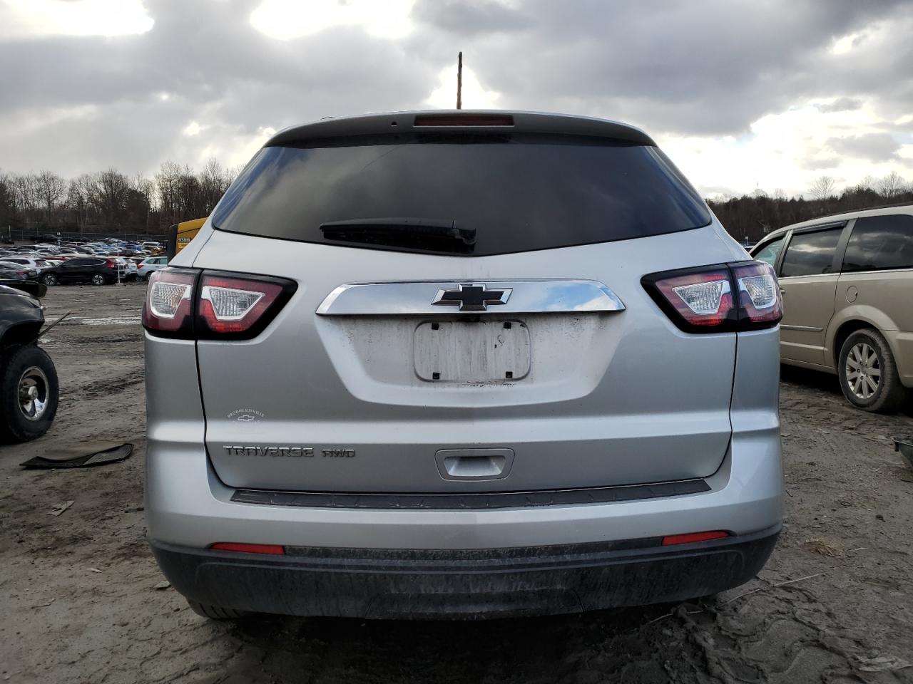 2017 Chevrolet Traverse Ls vin: 1GNKVFED5HJ211863