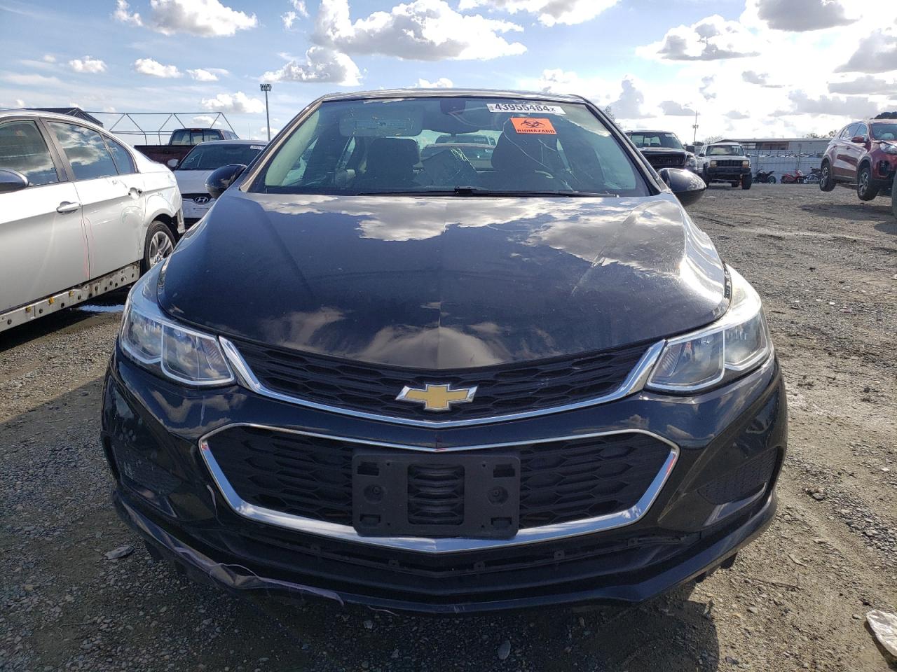 2018 Chevrolet Cruze Ls vin: 1G1BC5SM7J7120036