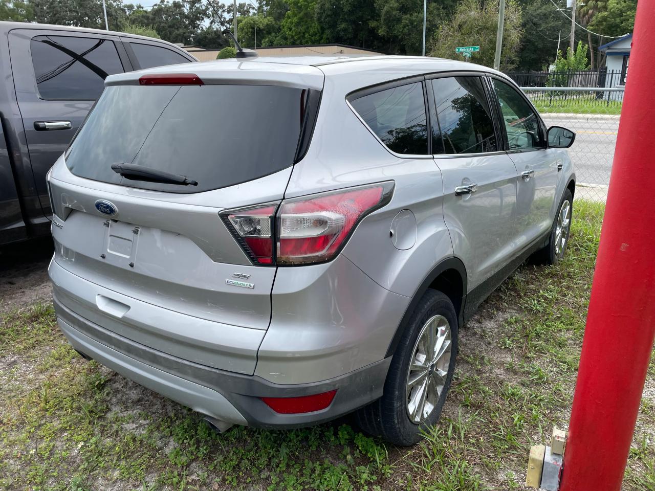 1FMCU0G91HUA29142 FORD ESCAPE 2017