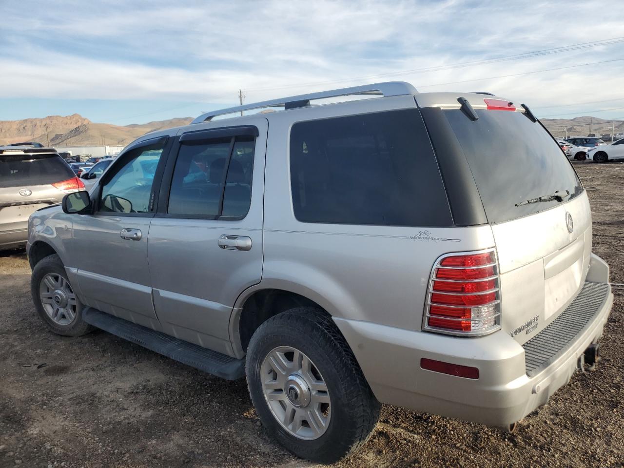 4M2DU86W12ZJ34007 2002 Mercury Mountaineer