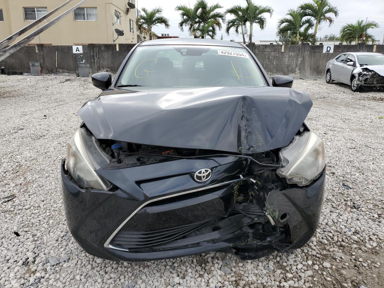 3MYDLBYV4HY155898 TOYOTA YARIS 2017