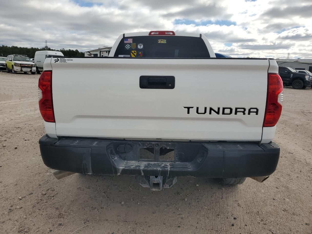 5TFRM5F19HX117992 TOYOTA TUNDRA 2017