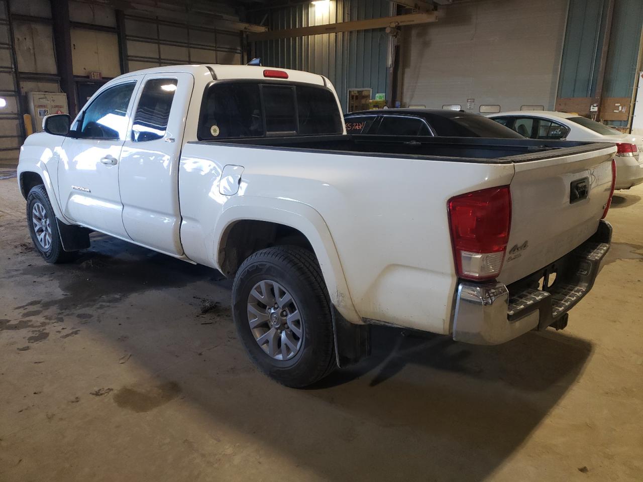 5TFSZ5AN3HX062372 TOYOTA TACOMA 2017