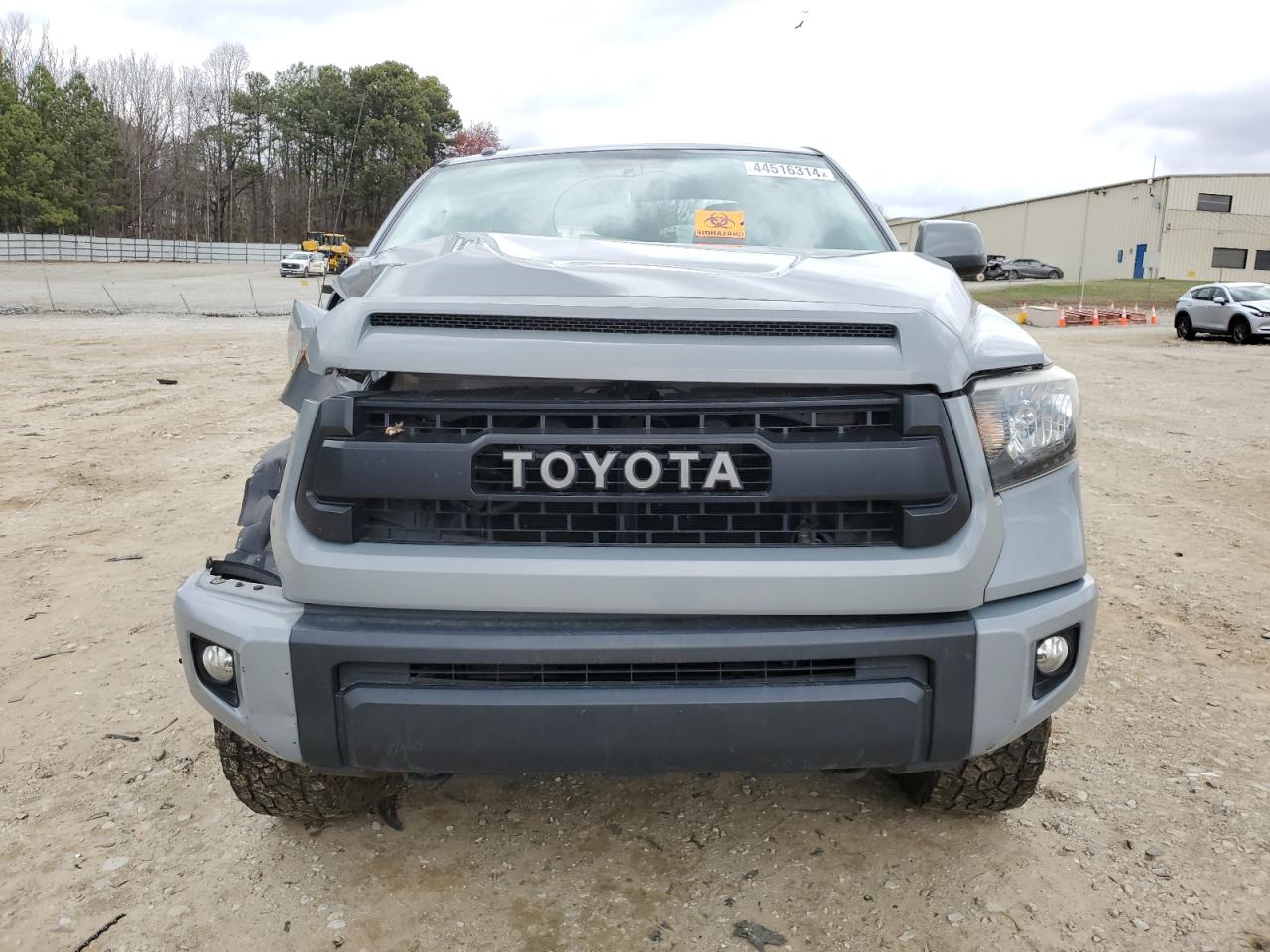 5TFDW5F16HX677621 TOYOTA TUNDRA 2017