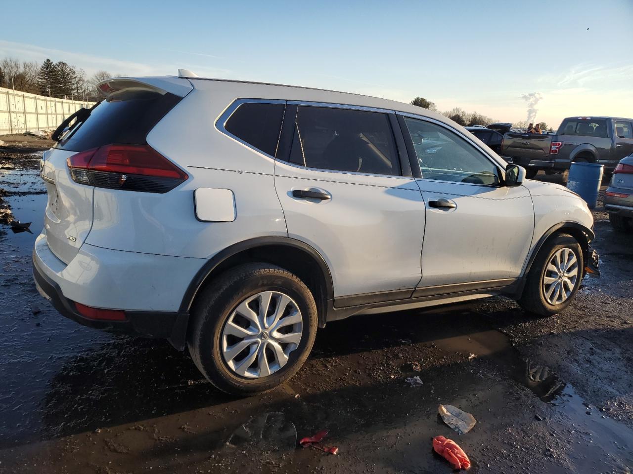 JN8AT2MV4HW008578 NISSAN ROGUE 2017
