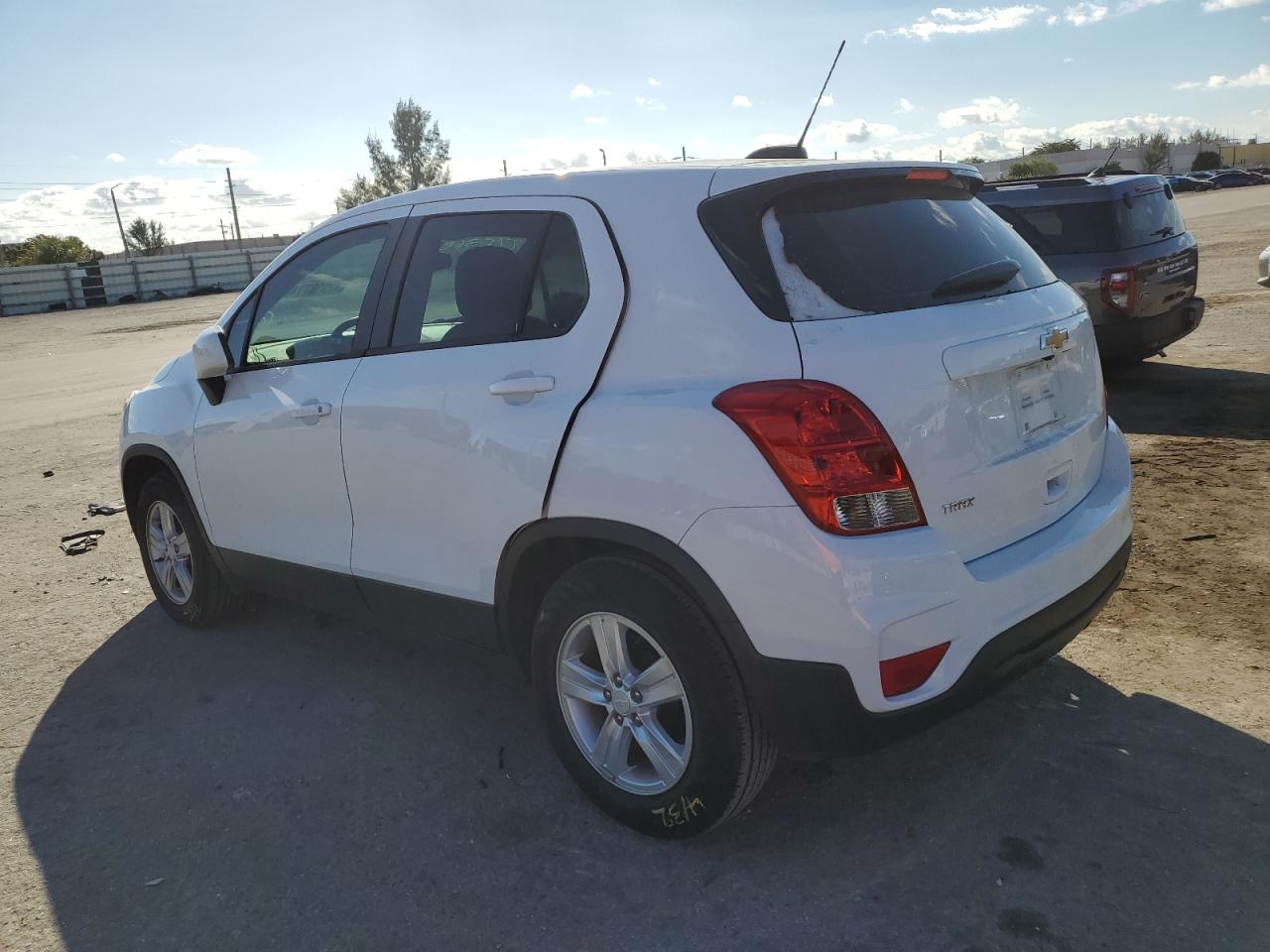 3GNCJKSB3LL335806 CHEVROLET TRAX 2020