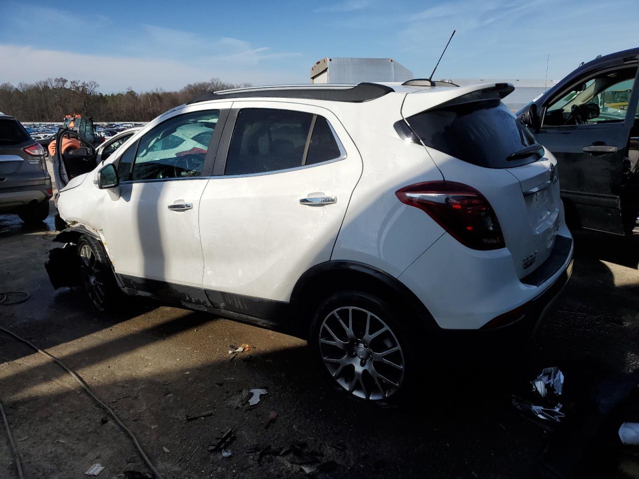 2018 Buick Encore Sport Touring vin: KL4CJ1SB1JB593592