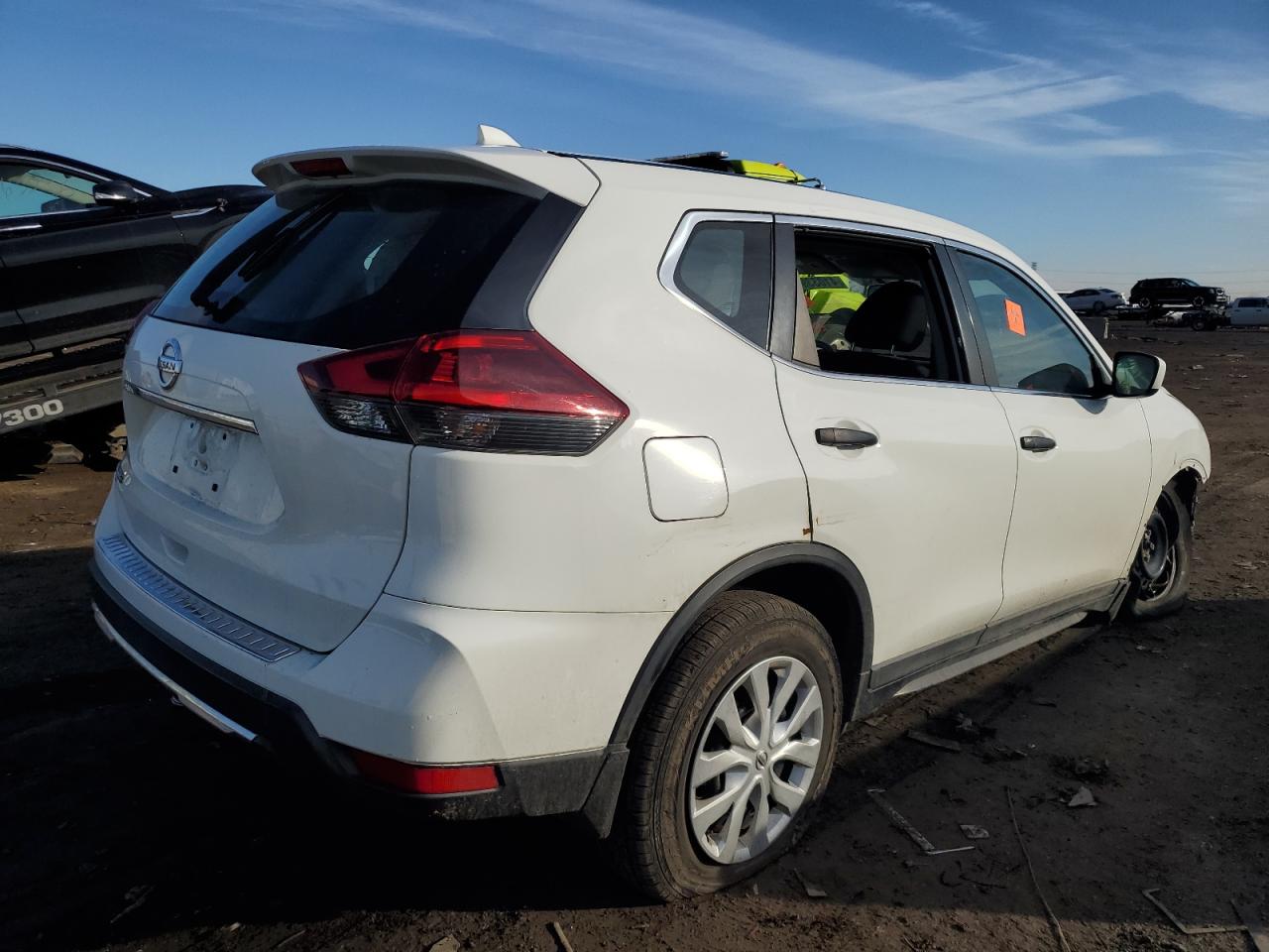 KNMAT2MT9JP556893 NISSAN ROGUE 2018