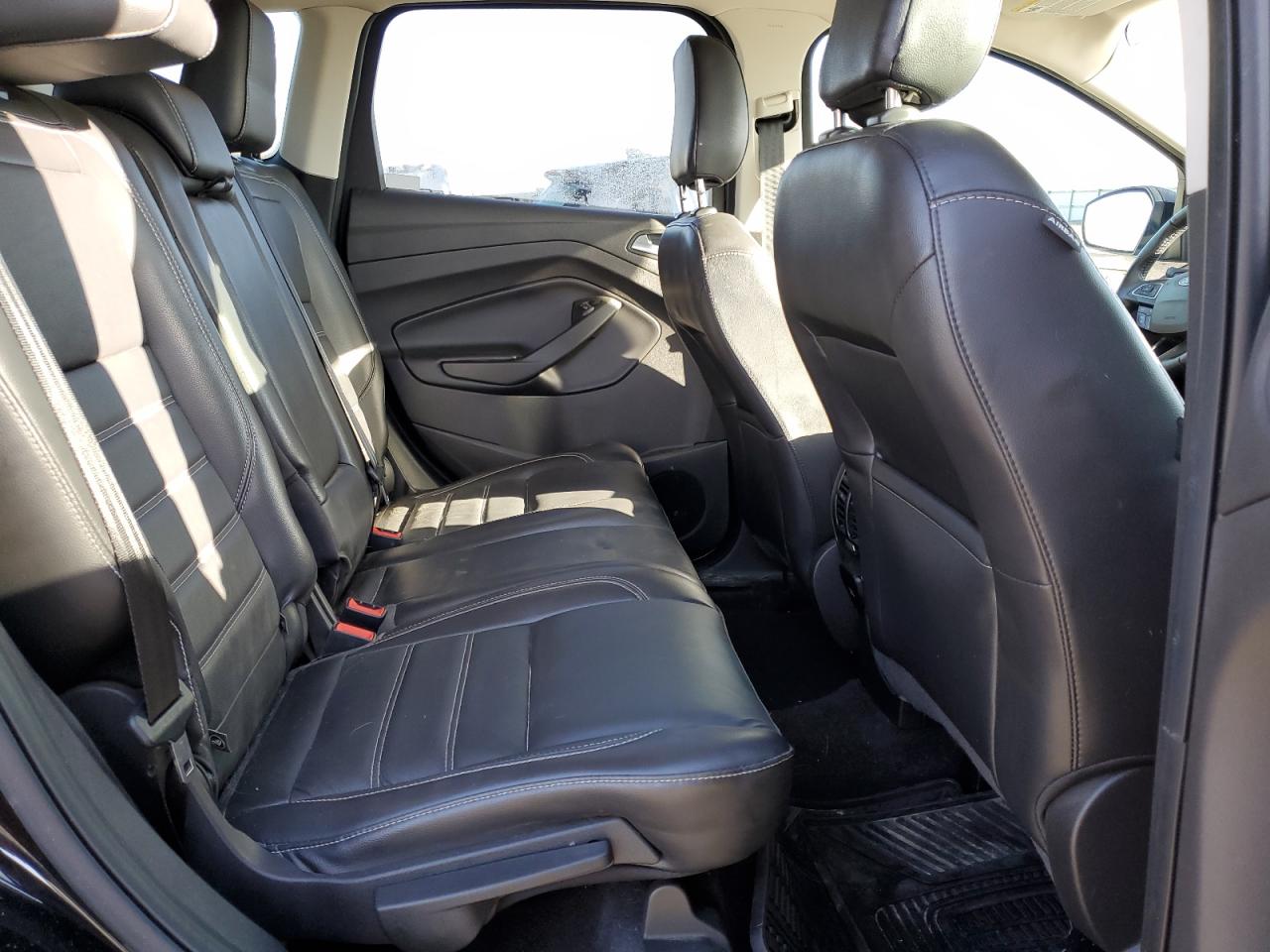 1FMCU9J95KUB13761 FORD ESCAPE 2019