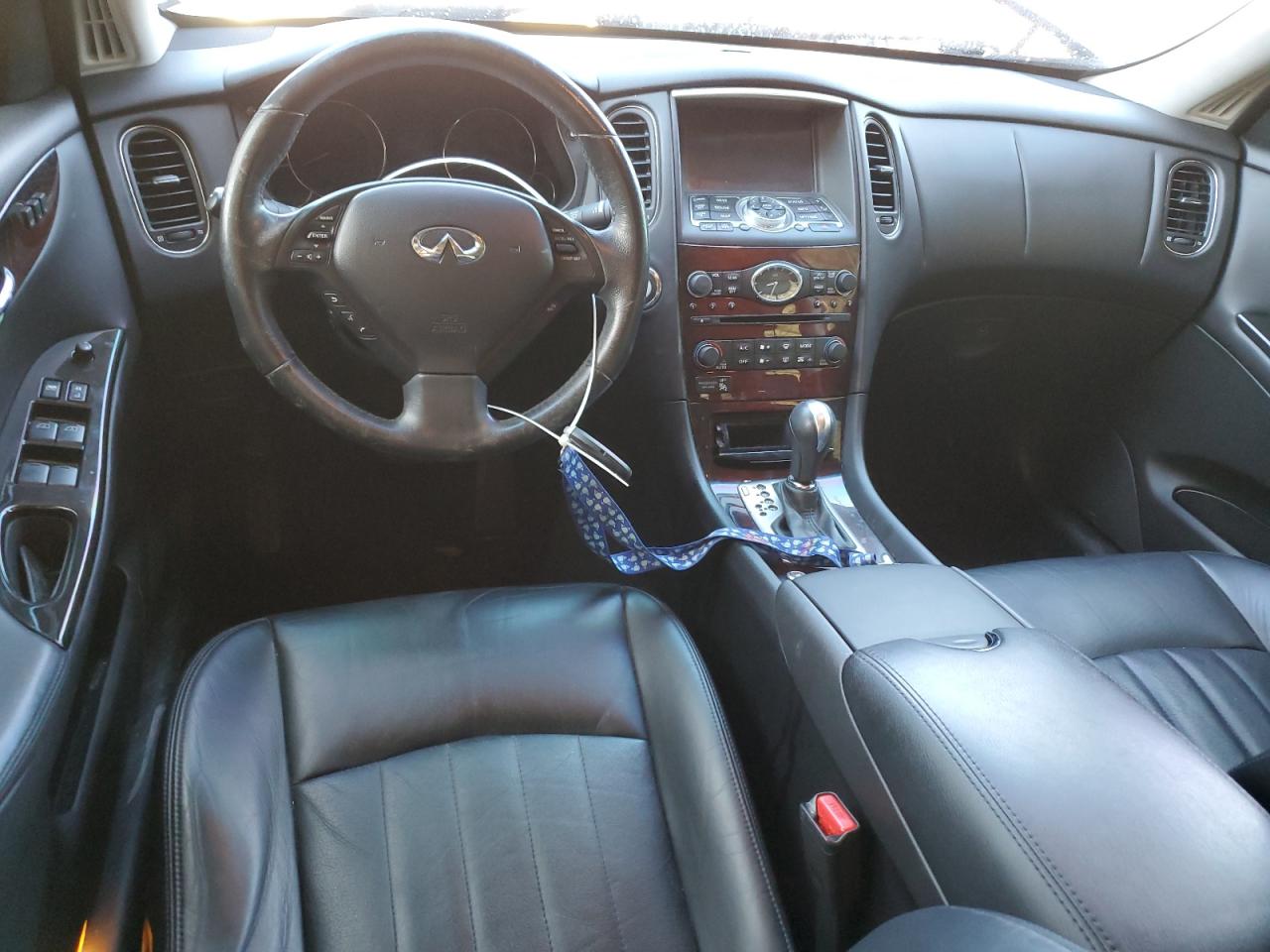 JN1BJ0RP3GM232586 2016 Infiniti Qx50
