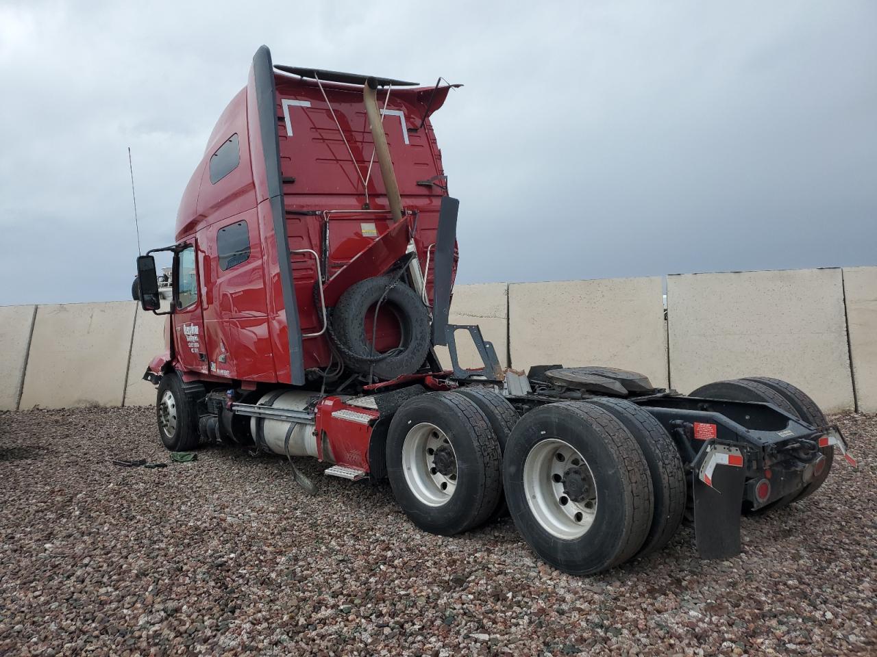 Lot #2886120105 2019 VOLVO VN VNL