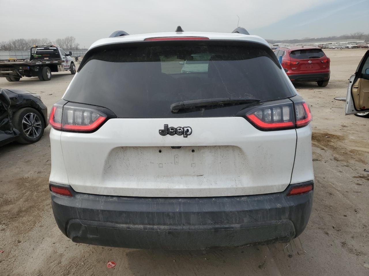 2019 Jeep Cherokee Latitude Plus vin: 1C4PJLLB4KD206573