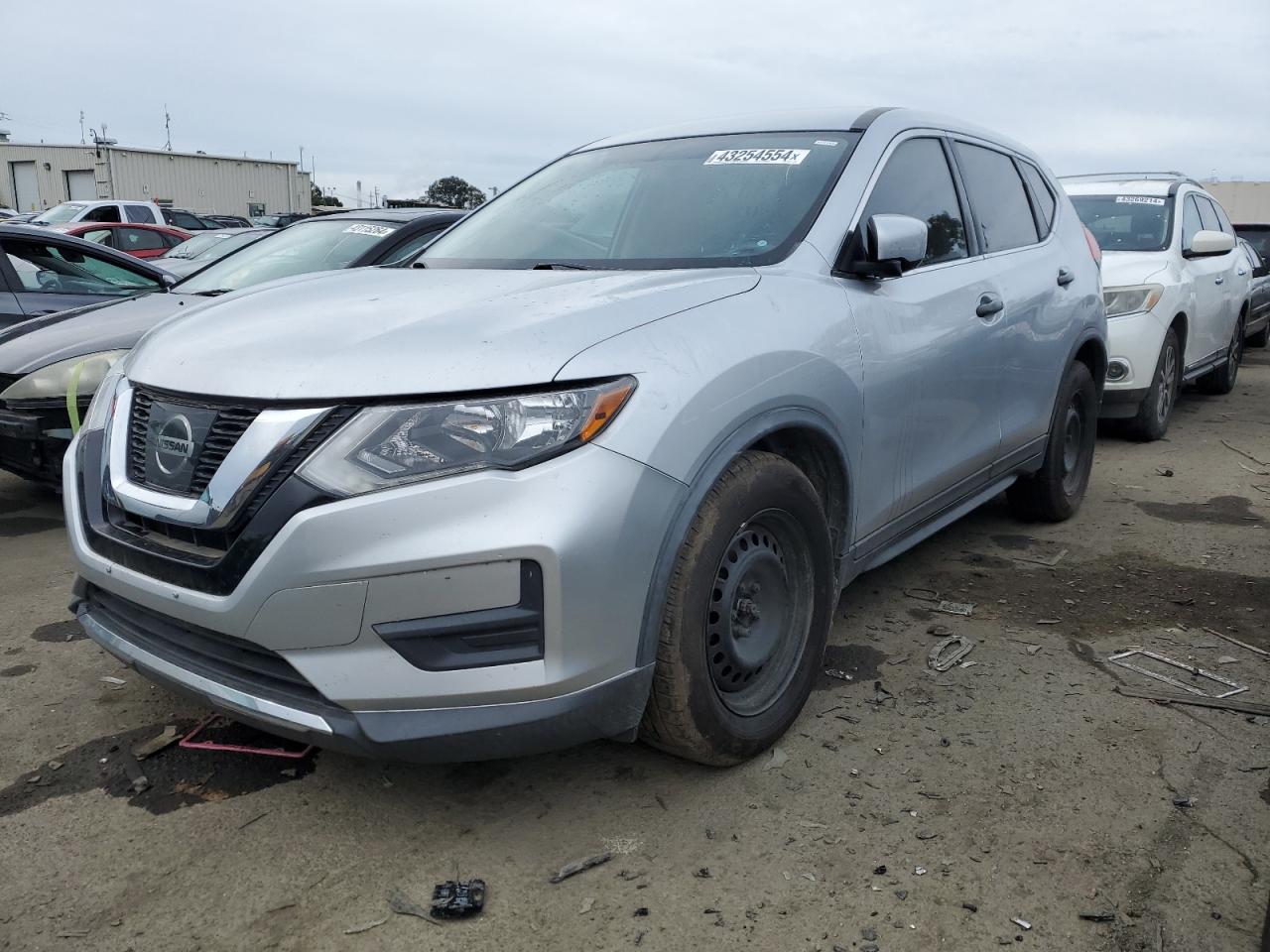 KNMAT2MT6HP604683 NISSAN ROGUE 2017