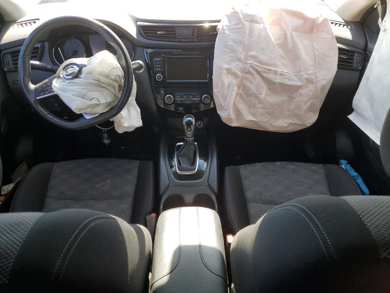 JN1BJ1CP3KW215816 NISSAN ROGUE 2019