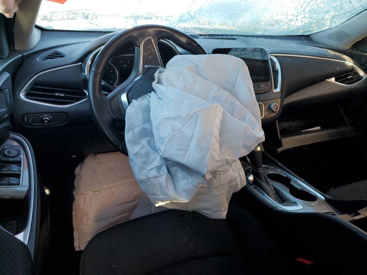 1G1ZE5ST0GF318164 CHEVROLET MALIBU 2016