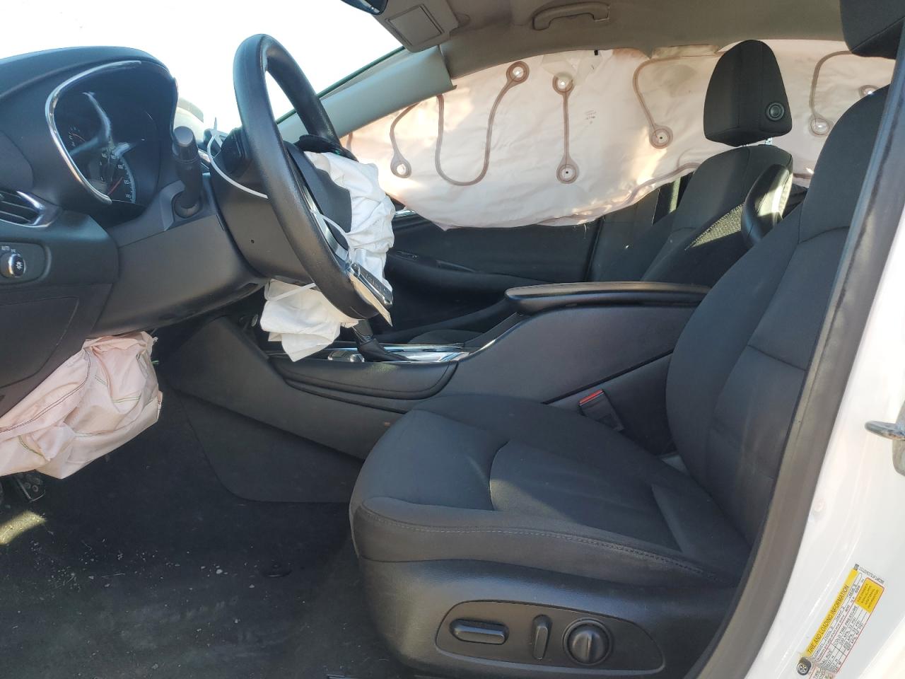 1G1ZD5ST8JF148288 CHEVROLET MALIBU 2018