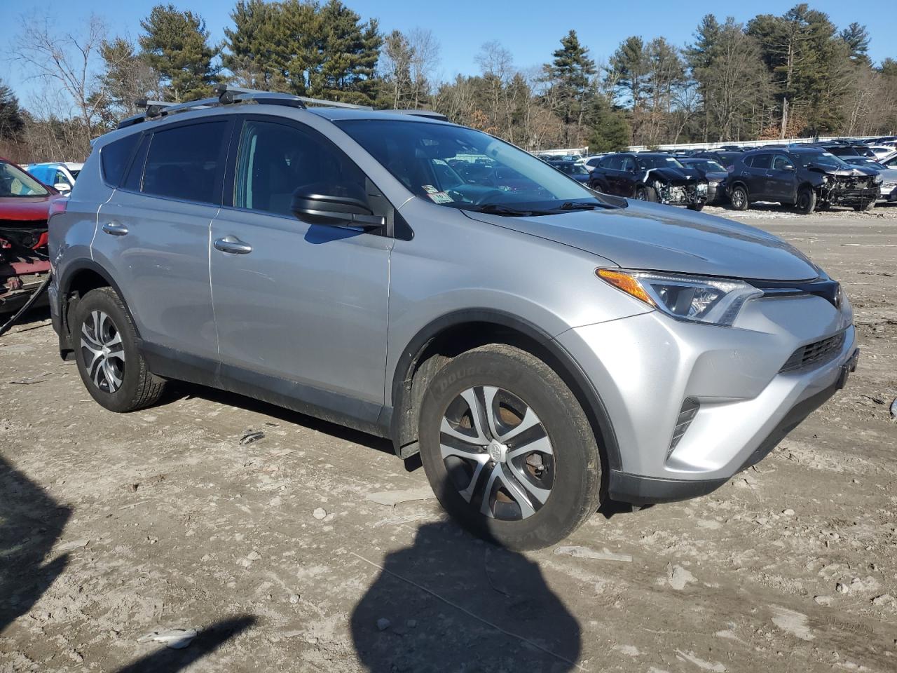 2T3BFREV6HW649549 2017 Toyota Rav4 Le