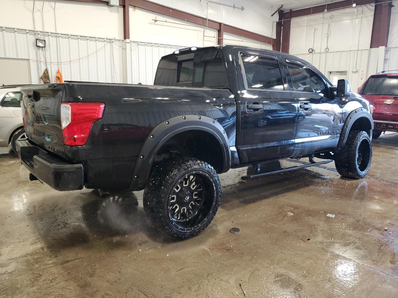 1N6AA1E59JN548737 NISSAN TITAN 2018