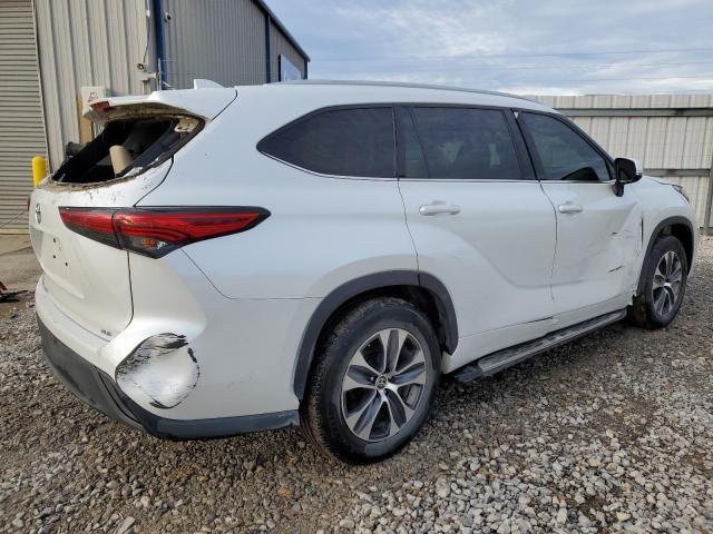 VIN 5TDGZRAH9NS093845 2022 Toyota Highlander, Xle no.3