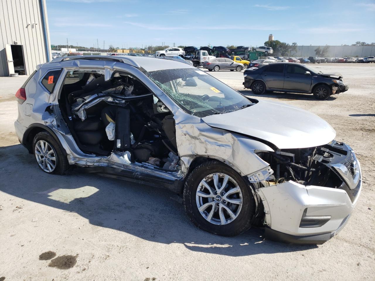 JN8AT2MT7HW383198 NISSAN ROGUE 2017