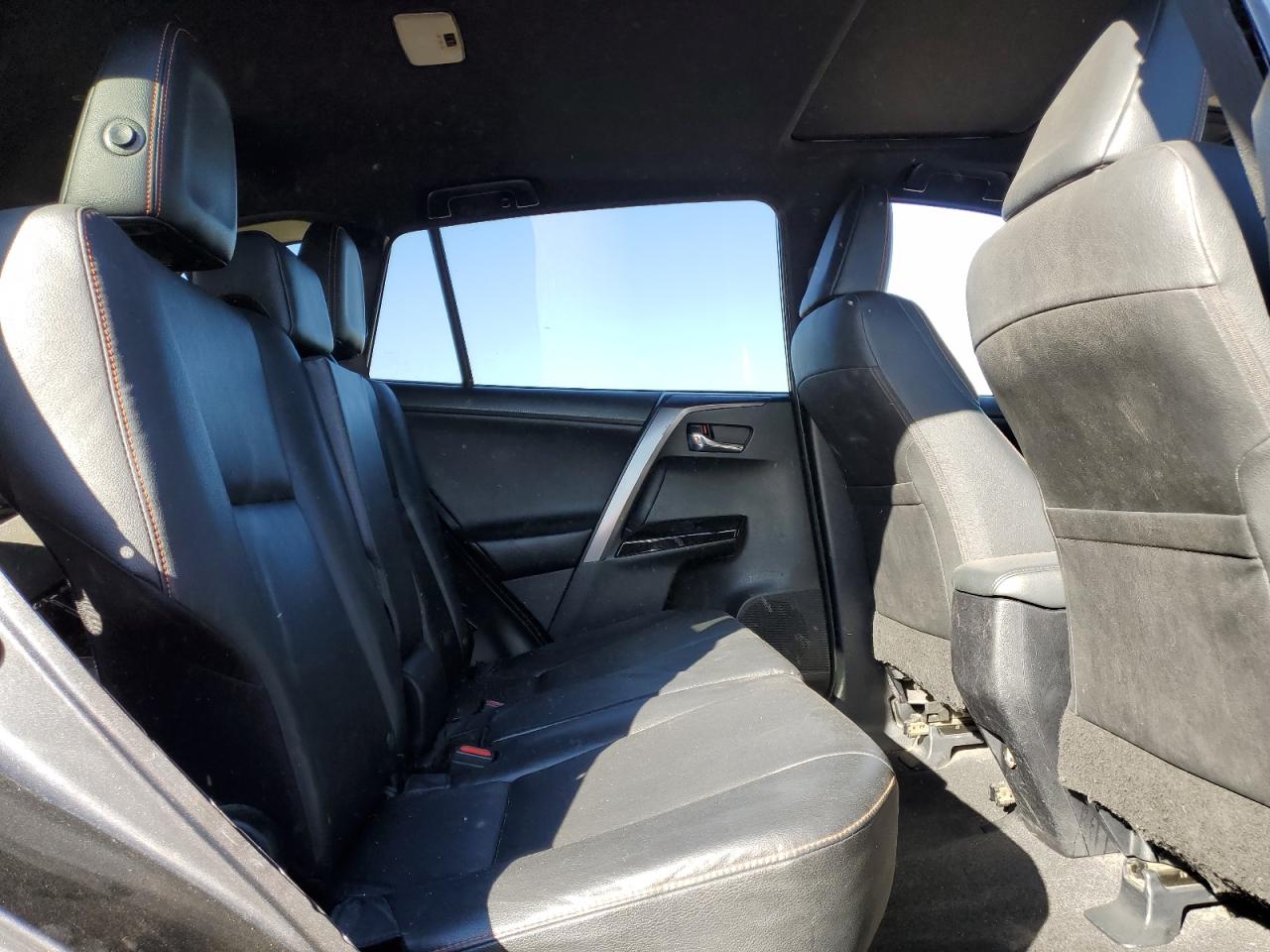 JTMJFREV7GJ061202 TOYOTA RAV4 2016
