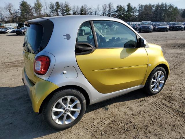 VIN WMEFJ9BA8HK235815 2017 Smart Fortwo no.3