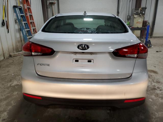 2018 Kia Forte - Image 6
