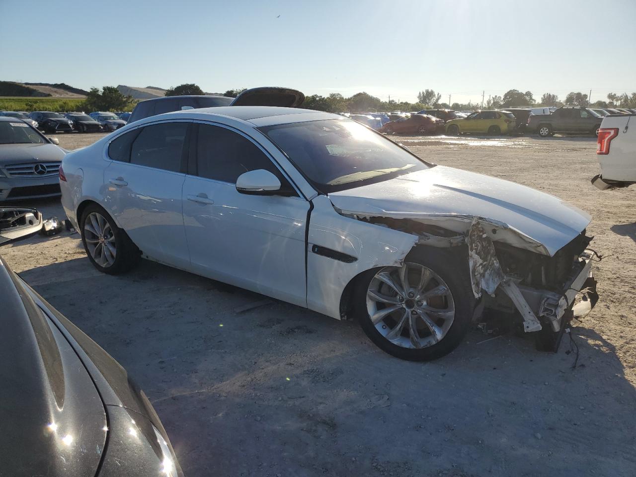 VIN: SAJBJ4BN9HCY42871 2017 JAGUAR XF