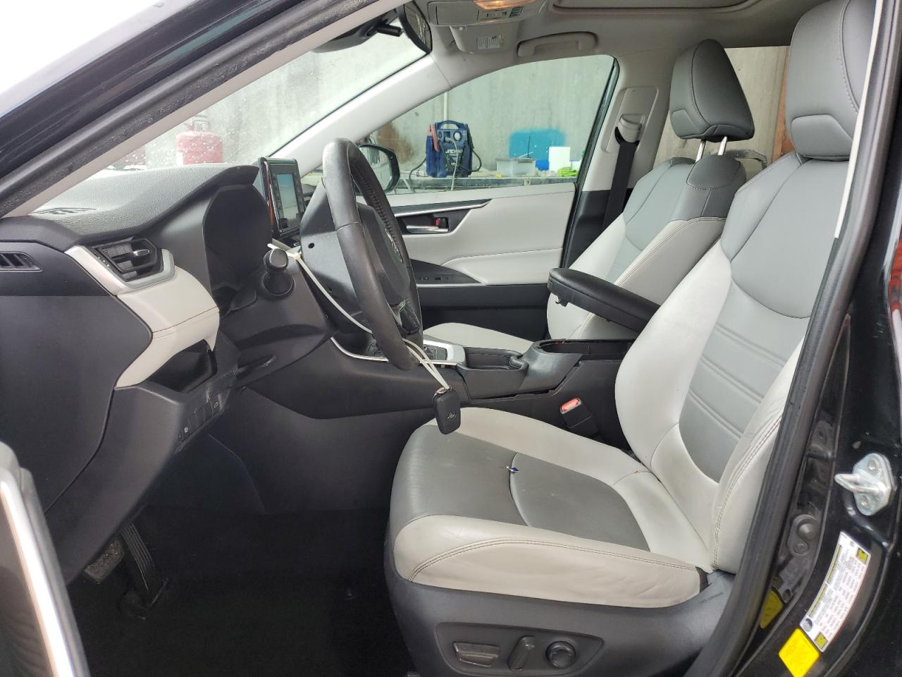 2T3C1RFV9KW025737 TOYOTA RAV4 2019