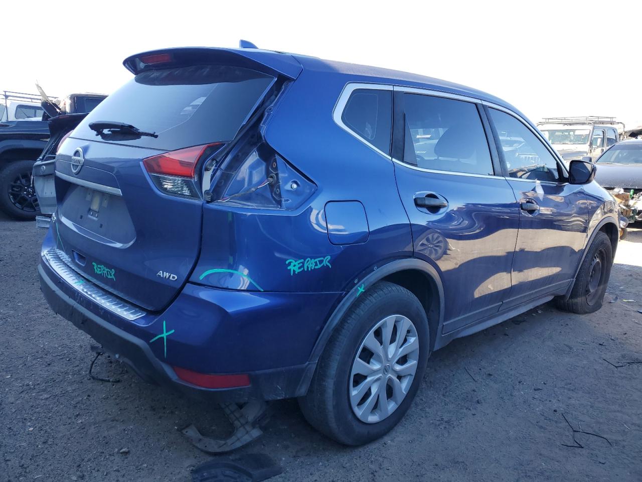 JN8AT2MV1HW285866 NISSAN ROGUE 2017