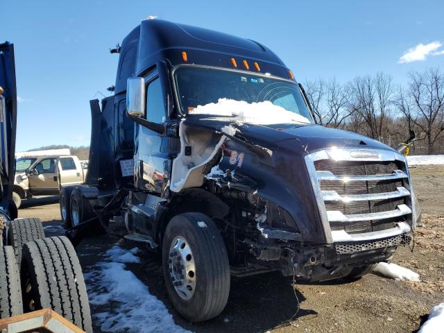 Lot #2533619107 2024 FREIGHTLINER CASCADIA 1 salvage car