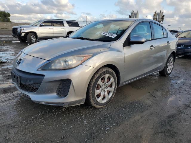 2013 Mazda Mazda3 i