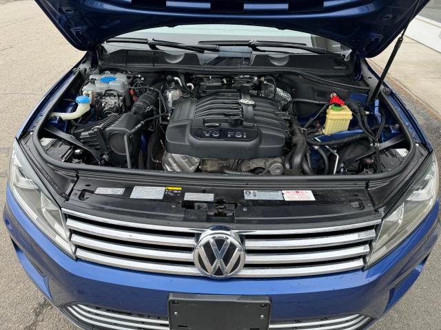 2016 Volkswagen Touareg Vr6 Sport VIN: WVGEF9BP1GD004950 Lot: 39042576