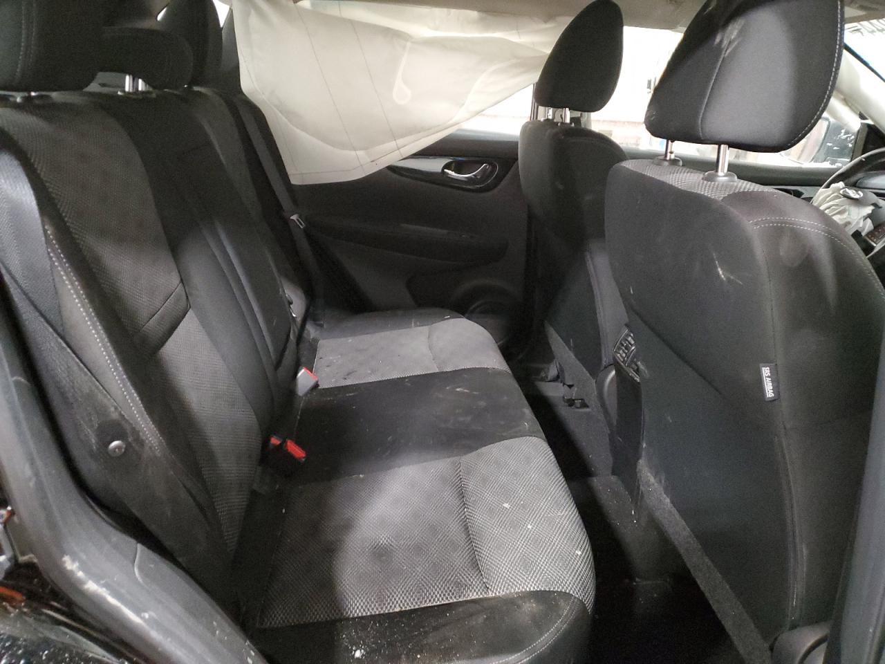 JN1BJ1CR4JW287527 NISSAN ROGUE 2018