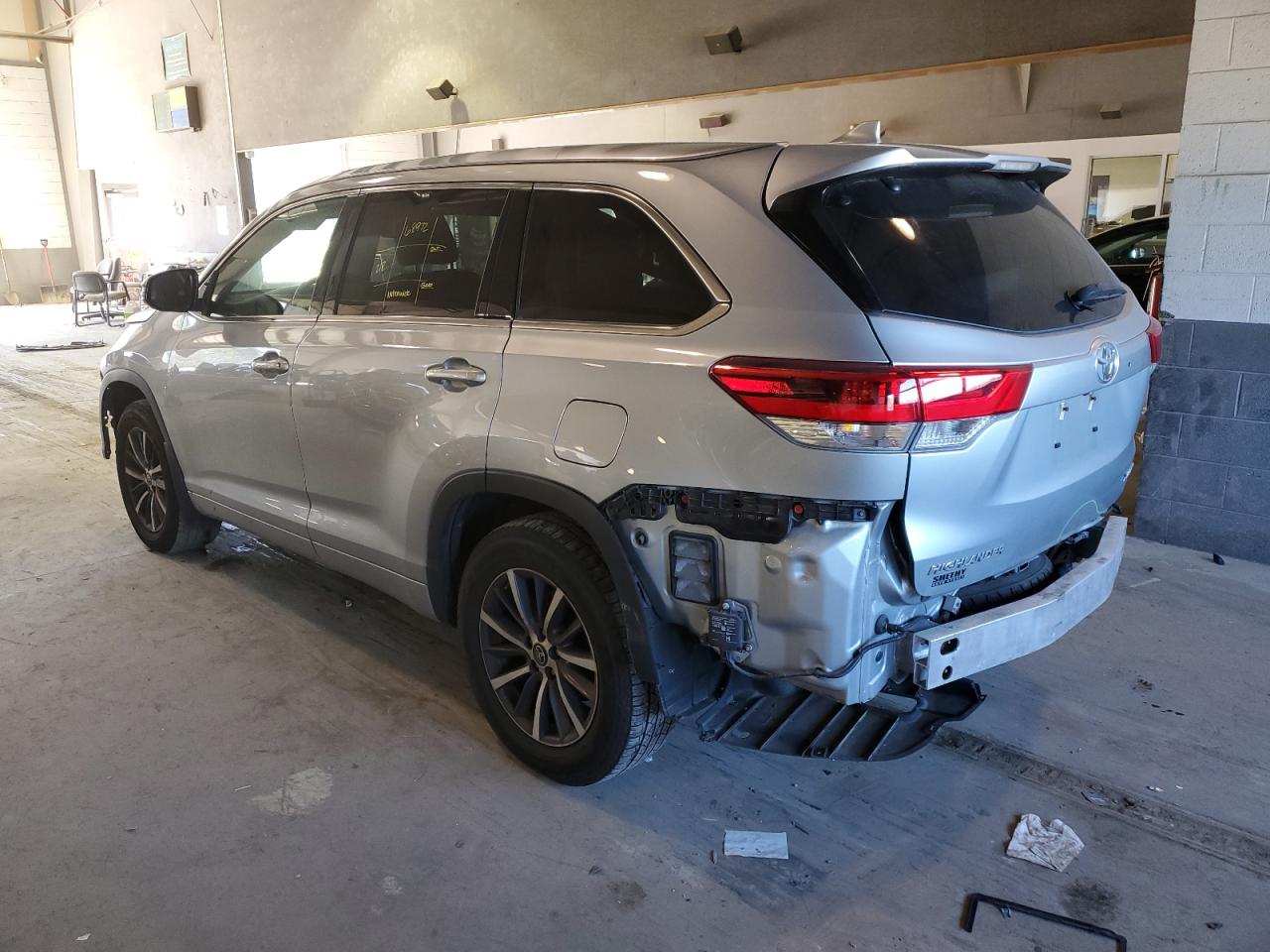 5TDJZRFH8HS401218 TOYOTA HIGHLANDER 2017