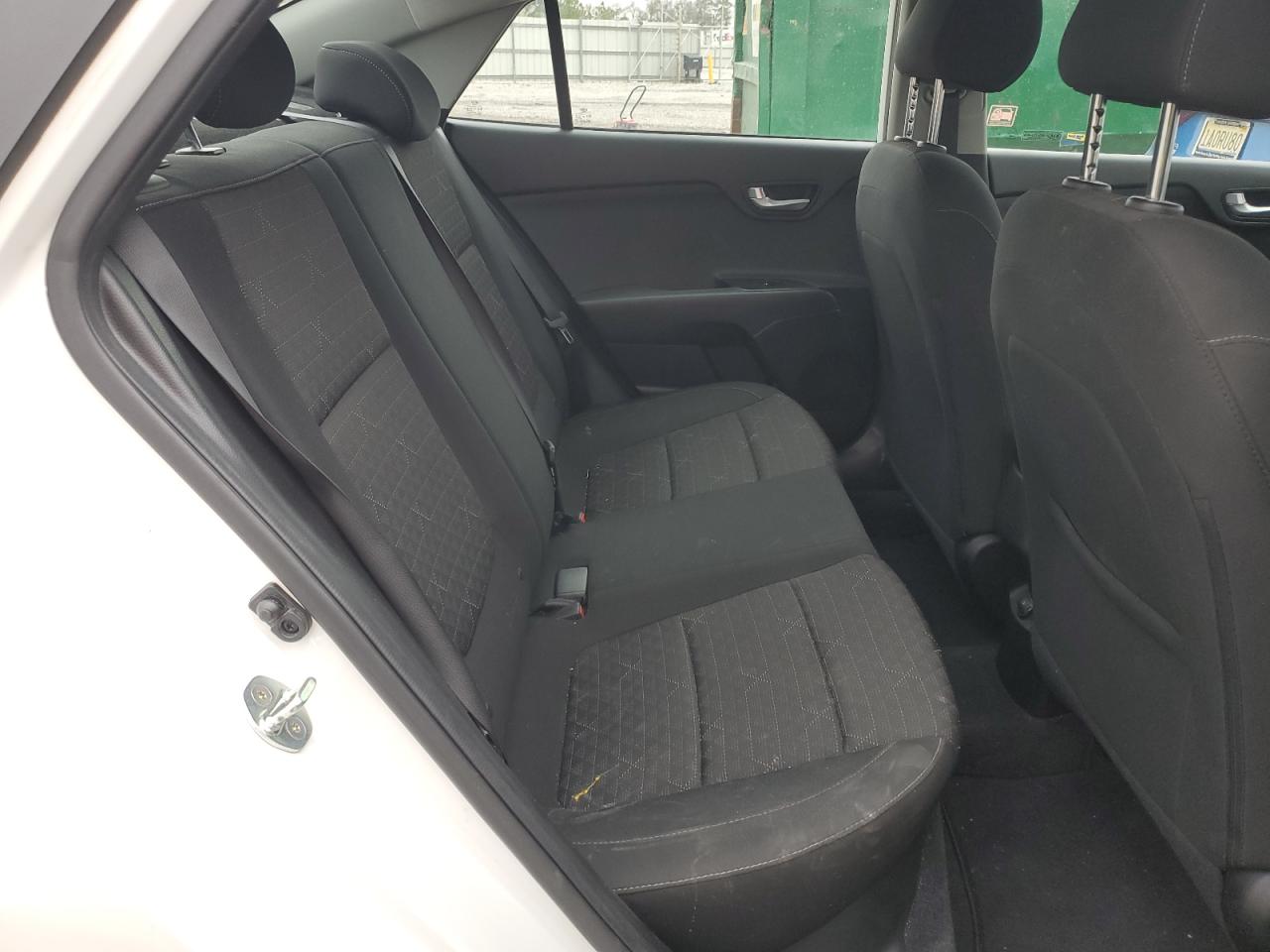 KIA RIO LX -