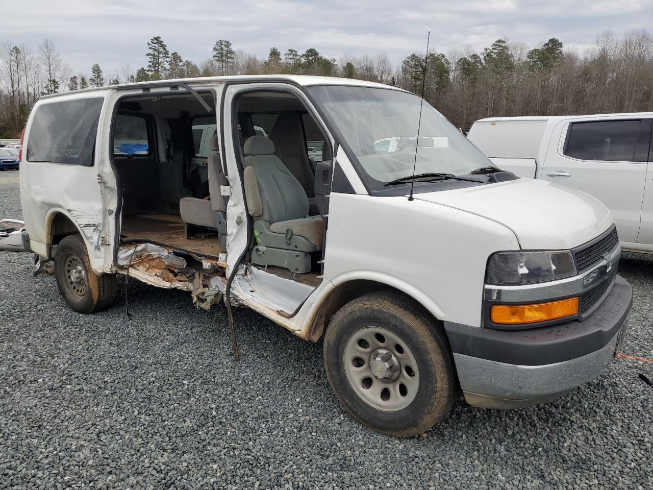 1GBSGCF42E1196383 2014 Chevrolet Express G1500 Lt