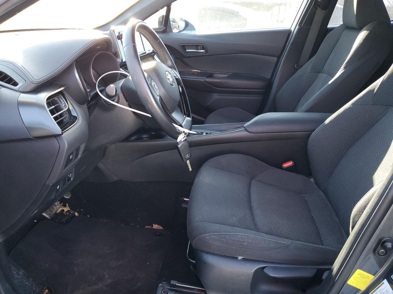 NMTKHMBX2JR018855 TOYOTA C-HR 2018