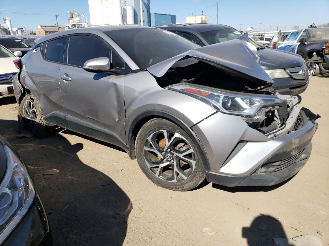NMTKHMBX9JR006833 TOYOTA C-HR 2018