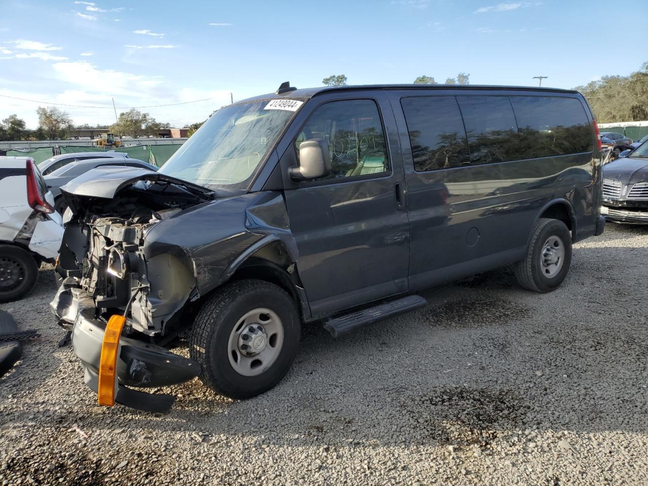 1GAWGEFF3H1321074 CHEVROLET EXPRESS 2017