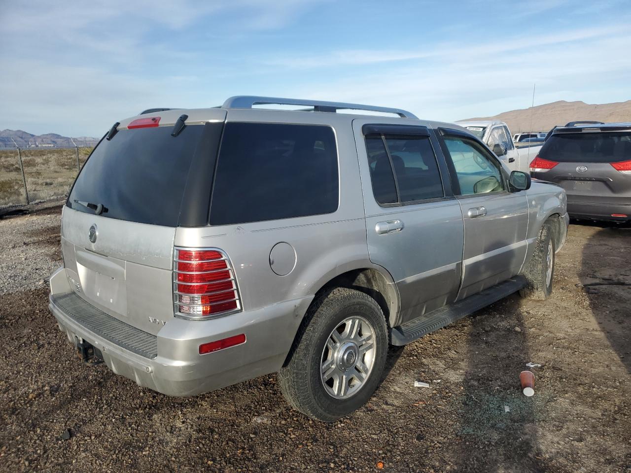 4M2DU86W12ZJ34007 2002 Mercury Mountaineer