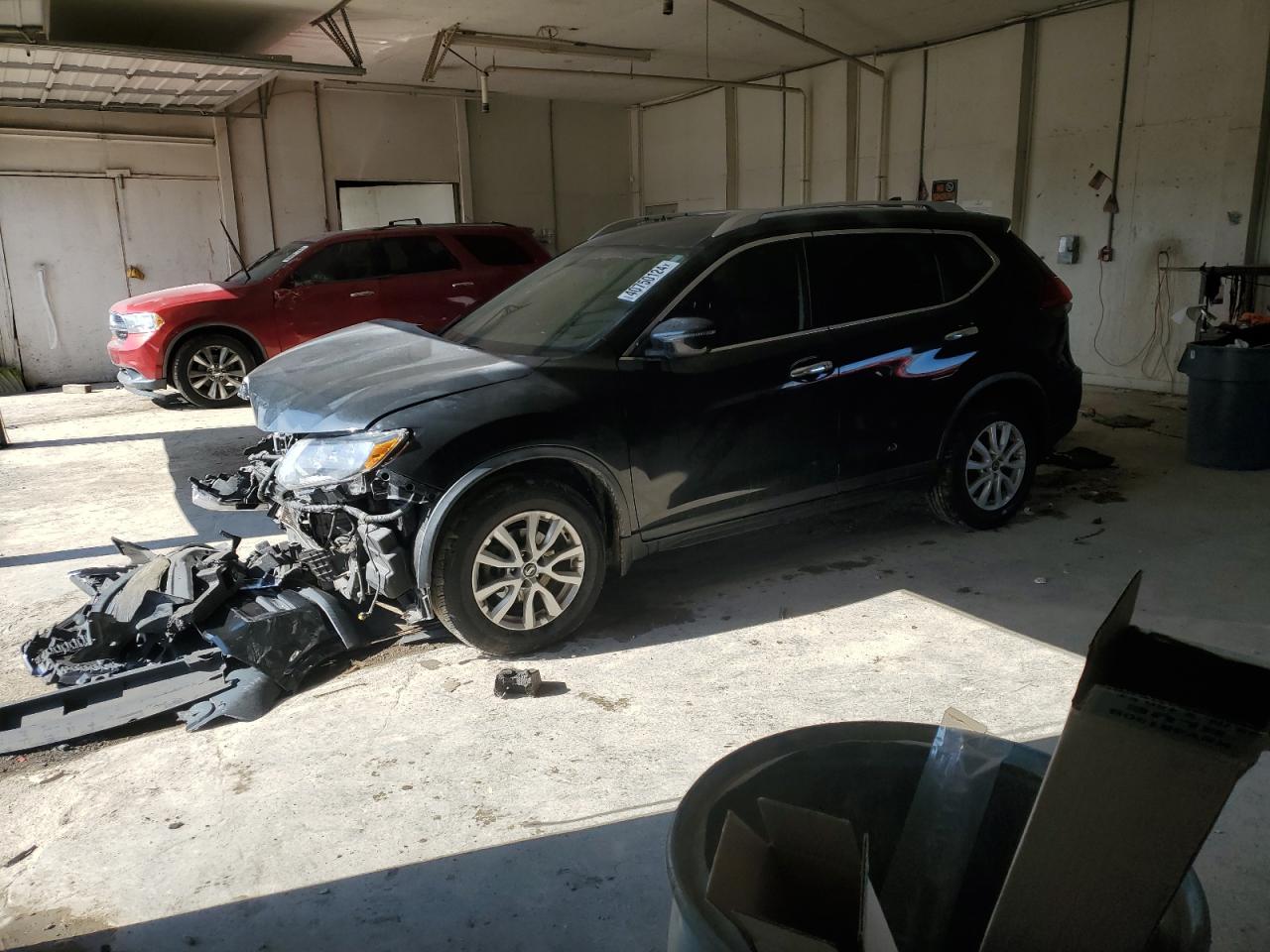 KNMAT2MT4HP611423 NISSAN ROGUE 2017
