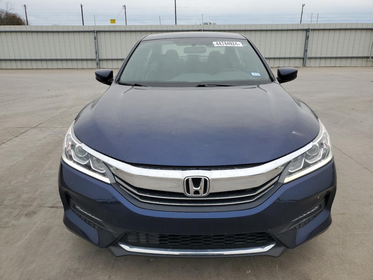 1HGCR2F56HA283299 HONDA ACCORD 2017