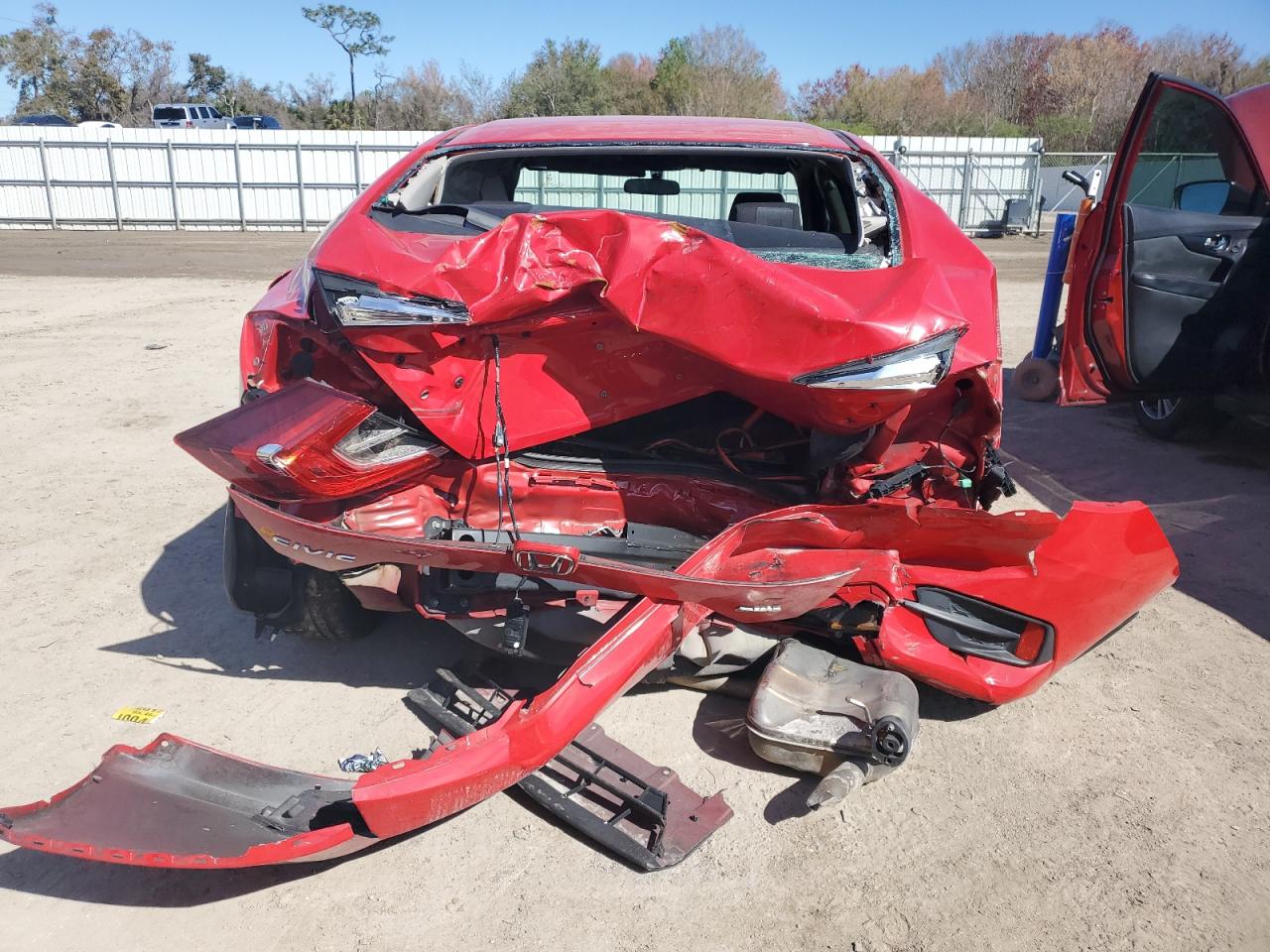 2HGFC2F51HH526887 HONDA CIVIC 2017
