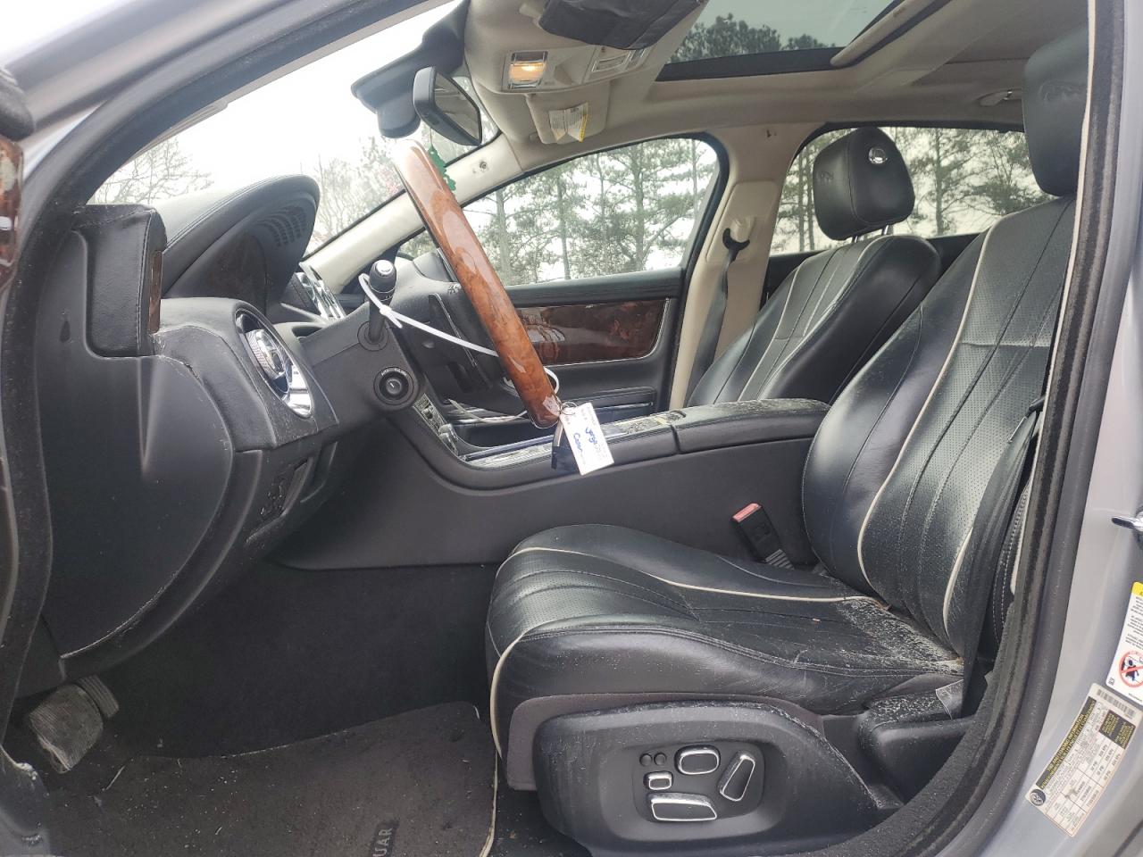 SAJWA2GB8BLV13431 2011 Jaguar Xjl