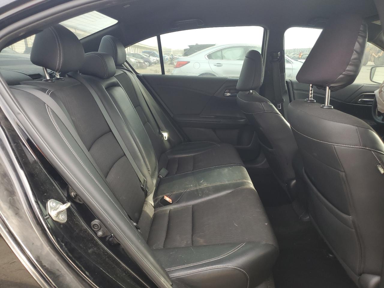1HGCR2F52HA032666 HONDA ACCORD 2017
