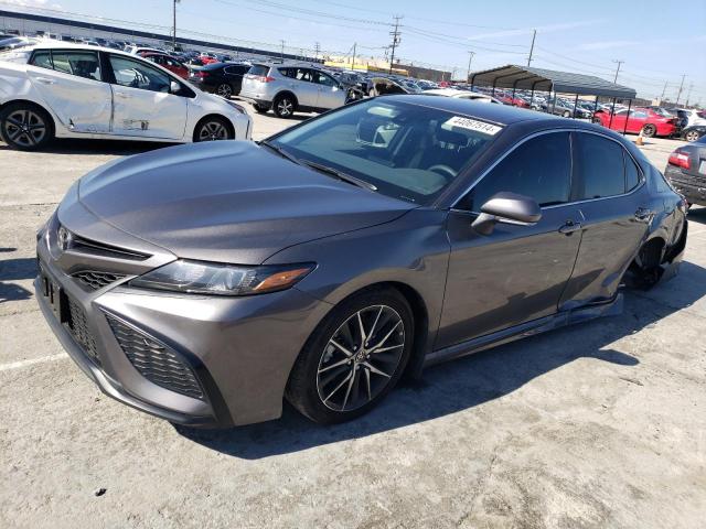 Lot #2489842983 2024 TOYOTA CAMRY SE N salvage car